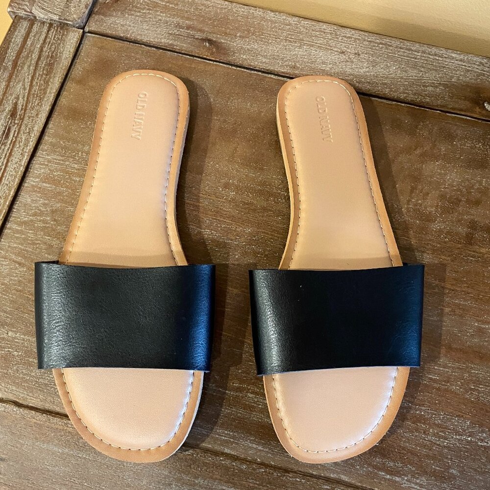 Old Navy Sandals 9 1/2 Brand New